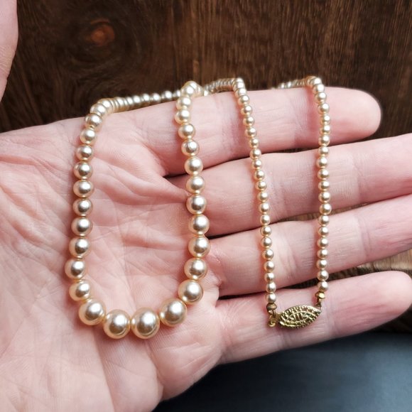 18 Inch Sterling Silver Tiered Pattern Faux Pearl Necklace - Picture 2 of 6